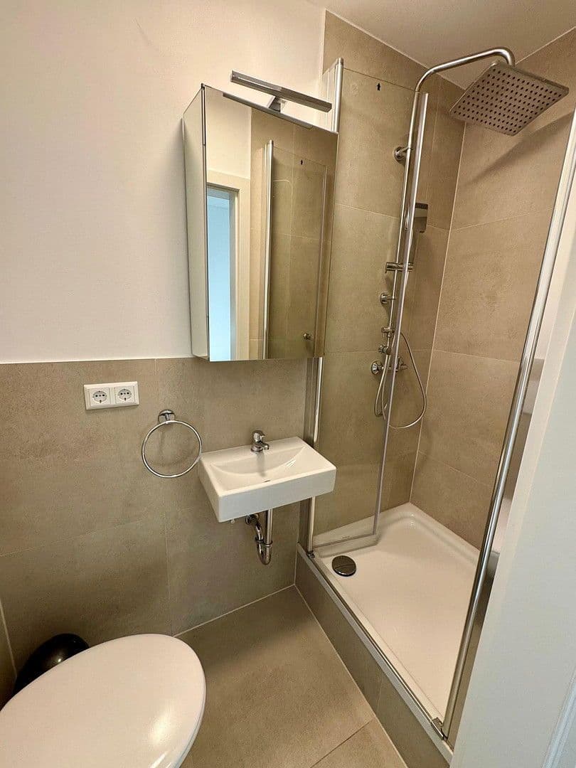 Prenájom bytu 1-izbový 25 m², Badener Str. 34, Karlsruhe, Bádensko-Wurttembersko Prenájom bytu 1-izbový 25 m², Badener Str. 34, Karlsruhe, Bádensko-Wurttembersko