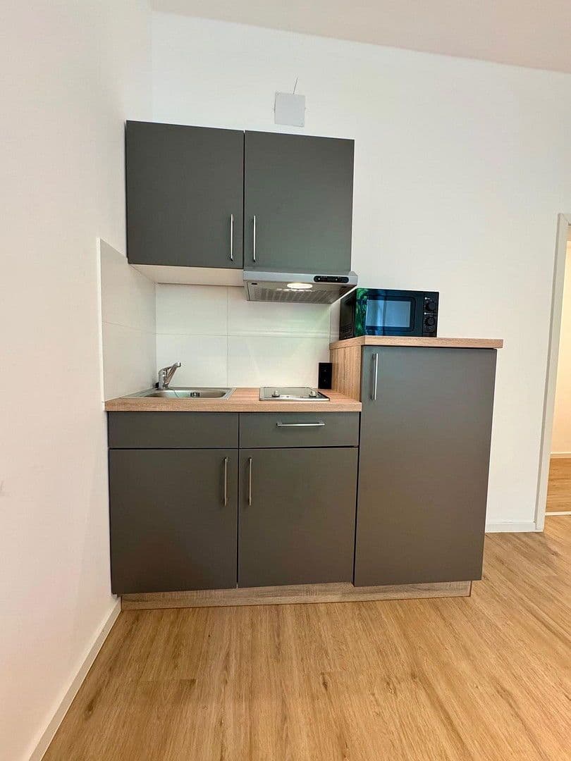 Prenájom bytu 1-izbový 25 m², Badener Str. 34, Karlsruhe, Bádensko-Wurttembersko Prenájom bytu 1-izbový 25 m², Badener Str. 34, Karlsruhe, Bádensko-Wurttembersko