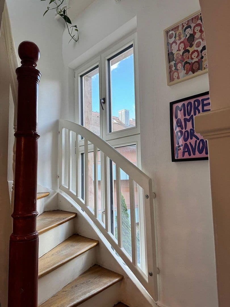 Prenájom bytu 6-izbový 254 m², Nürnberg, Bavorsko Prenájom bytu 6-izbový 254 m², Nürnberg, Bavorsko