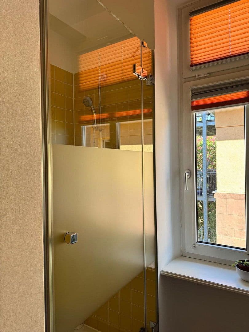 Prenájom bytu 6-izbový 254 m², Nürnberg, Bavorsko Prenájom bytu 6-izbový 254 m², Nürnberg, Bavorsko