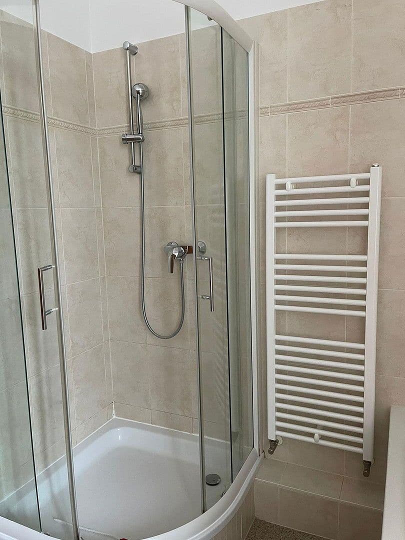 Prenájom bytu 3-izbový 77 m², Berlin, Berlín Prenájom bytu 3-izbový 77 m², Berlin, Berlín