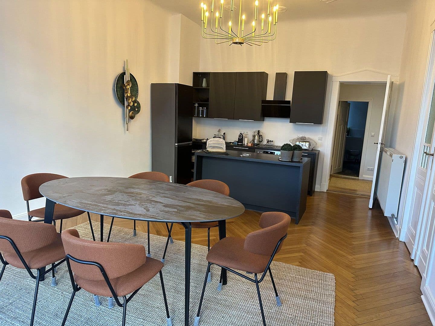 Prenájom bytu 3-izbový 93 m², Sophie-Charlotten-Str. 49, Berlin, Berlín Prenájom bytu 3-izbový 93 m², Sophie-Charlotten-Str. 49, Berlin, Berlín