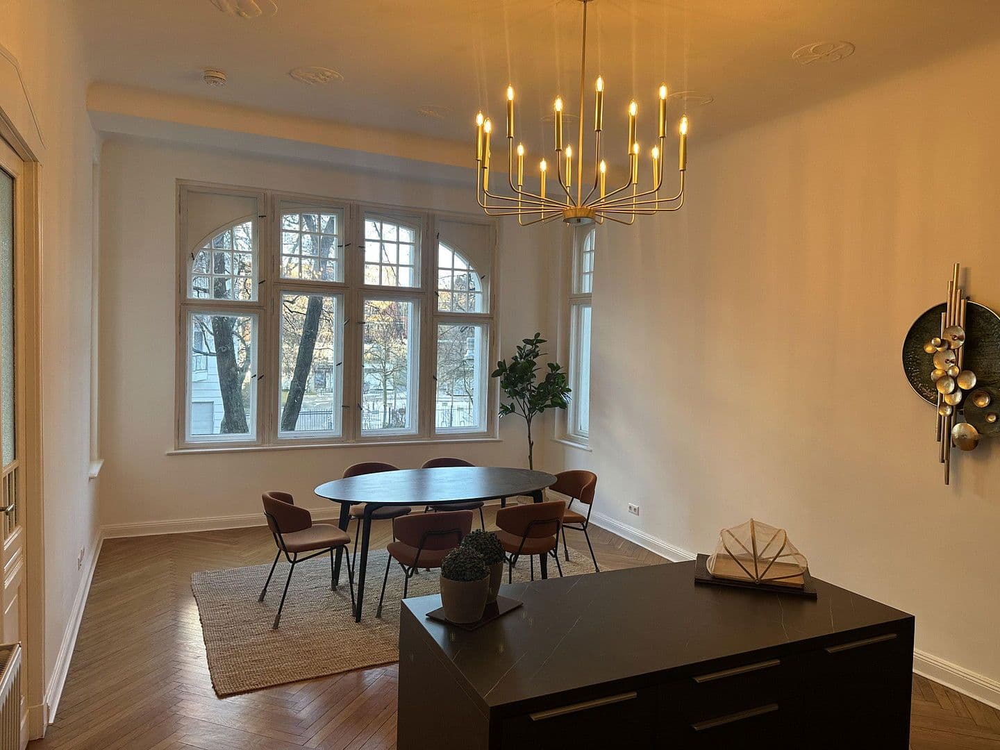 Prenájom bytu 3-izbový 93 m², Sophie-Charlotten-Str. 49, Berlin, Berlín Prenájom bytu 3-izbový 93 m², Sophie-Charlotten-Str. 49, Berlin, Berlín