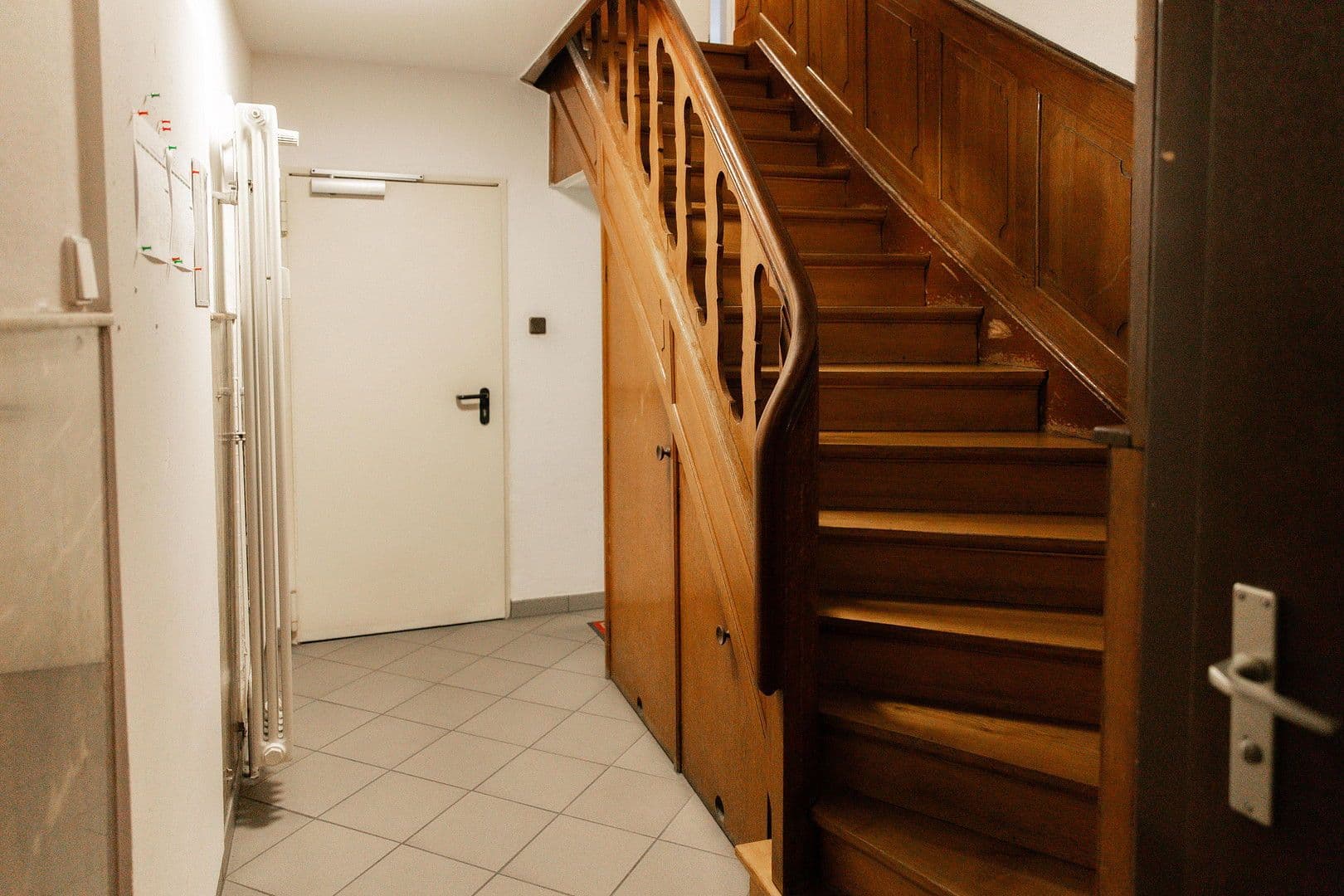 Predaj domu 386 m², pozemek 208 m², Röhrborngasse 1, Bergen-Enkheim, Hesensko Predaj domu 386 m², pozemek 208 m², Röhrborngasse 1, Bergen-Enkheim, Hesensko