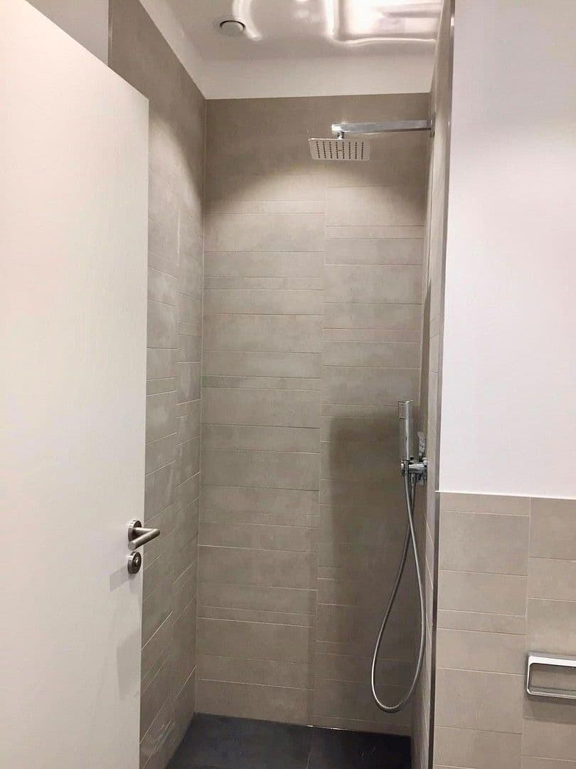 Prenájom bytu 2-izbový 81 m², Hanauer Landstraße 155-157, Frankfurt am Main, Hesensko Prenájom bytu 2-izbový 81 m², Hanauer Landstraße 155-157, Frankfurt am Main, Hesensko