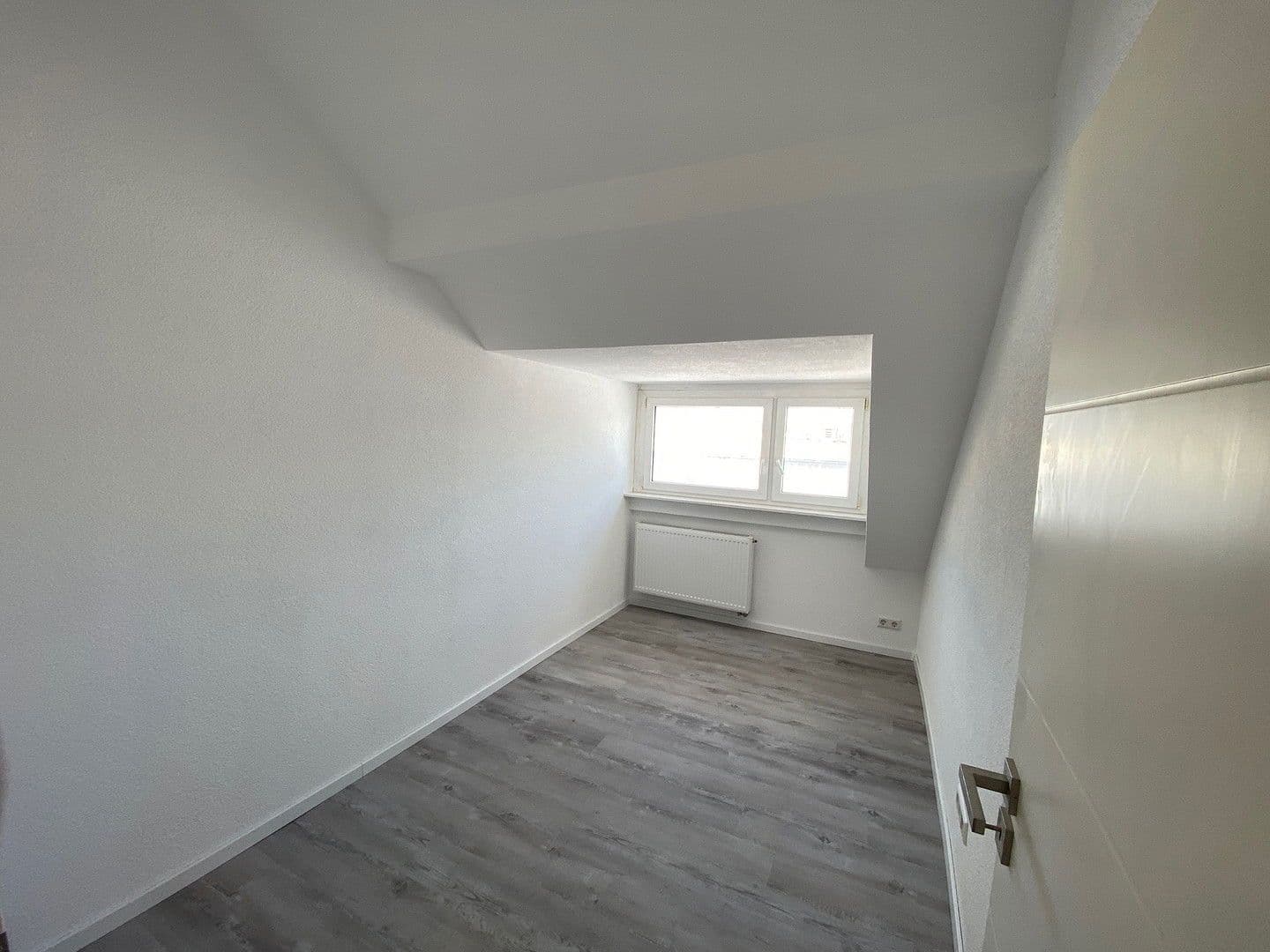 Prenájom bytu 1-izbový 25 m², Schillerstraße 12, Pforzheim, Bádensko-Wurttembersko Prenájom bytu 1-izbový 25 m², Schillerstraße 12, Pforzheim, Bádensko-Wurttembersko