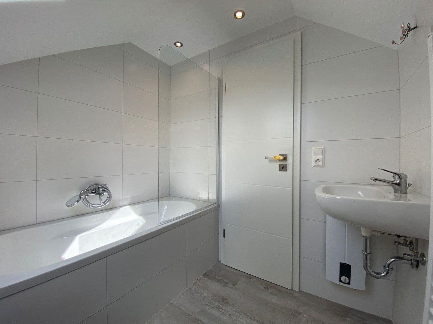 Prenájom bytu 1-izbový 25 m², Schillerstraße 12, Pforzheim, Bádensko-Wurttembersko Prenájom bytu 1-izbový 25 m², Schillerstraße 12, Pforzheim, Bádensko-Wurttembersko