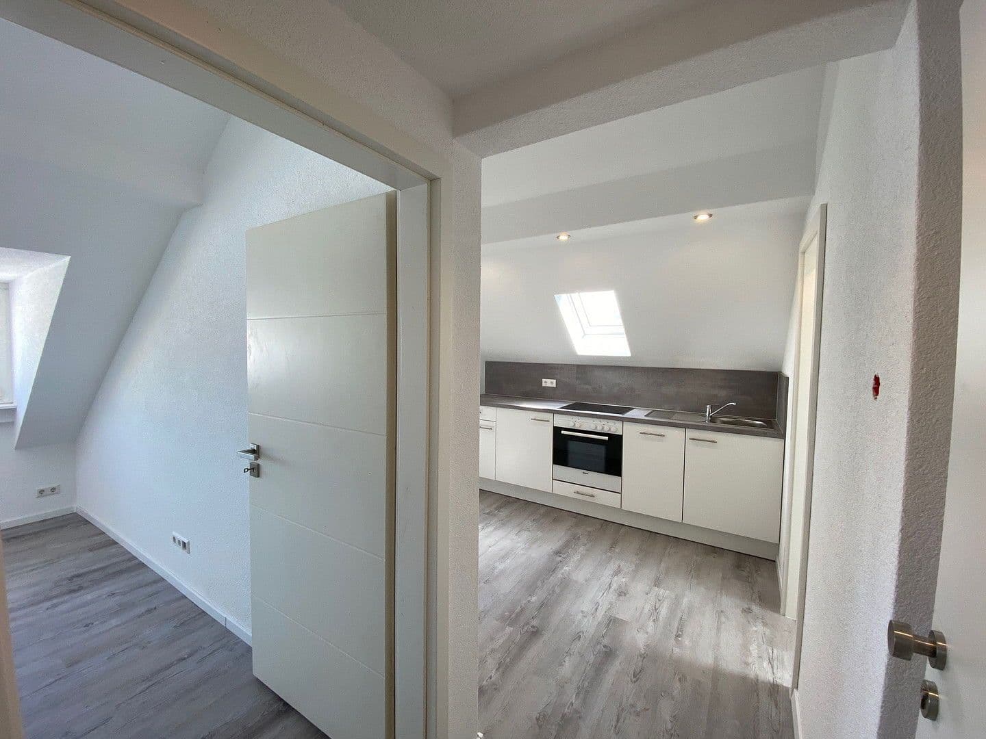 Prenájom bytu 1-izbový 25 m², Schillerstraße 12, Pforzheim, Bádensko-Wurttembersko Prenájom bytu 1-izbový 25 m², Schillerstraße 12, Pforzheim, Bádensko-Wurttembersko