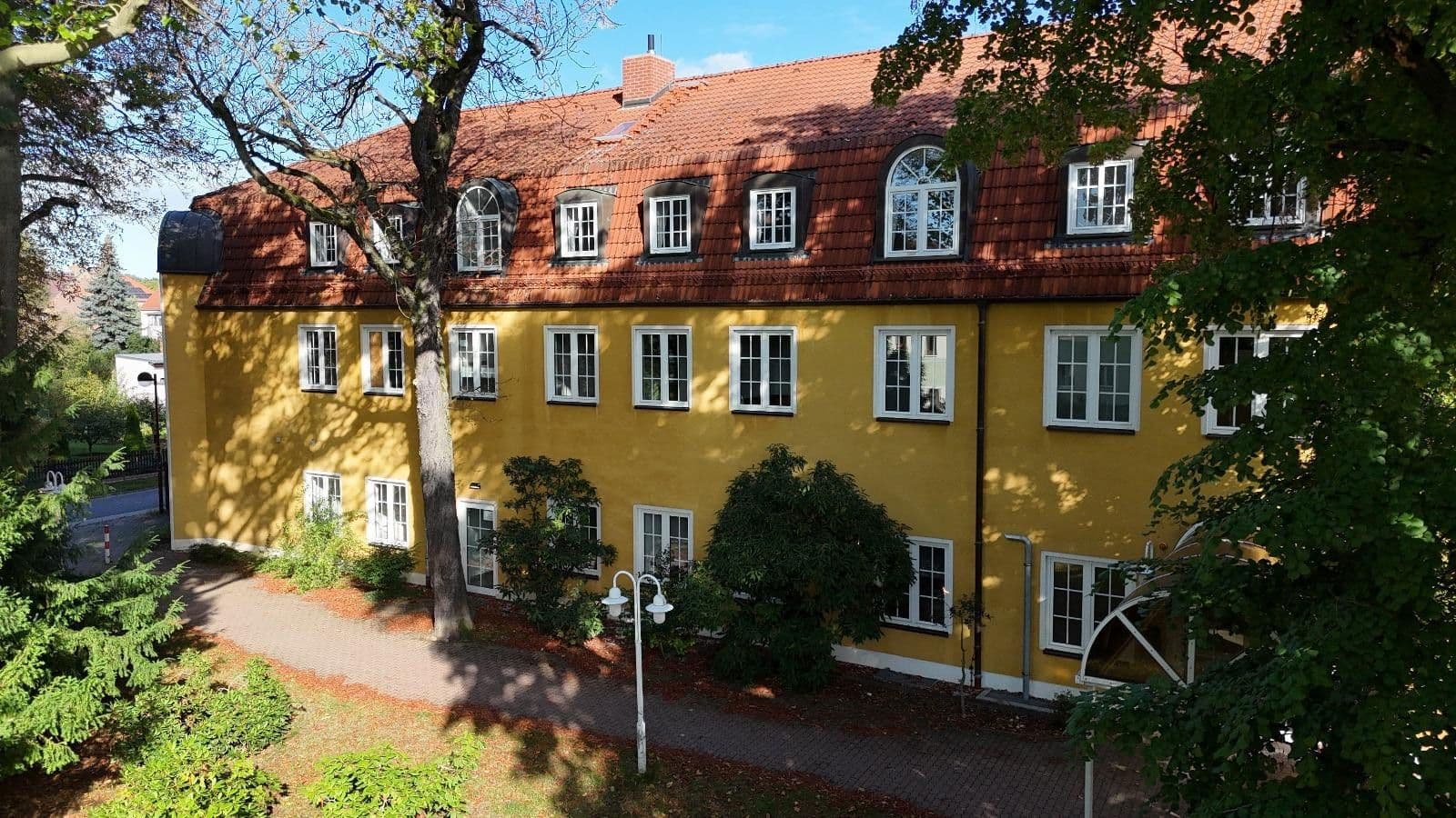 Predaj domu 1.843 m², pozemek 1.250 m², Krakauer Straße 49, Markranstädt, Sasko Predaj domu 1.843 m², pozemek 1.250 m², Krakauer Straße 49, Markranstädt, Sasko
