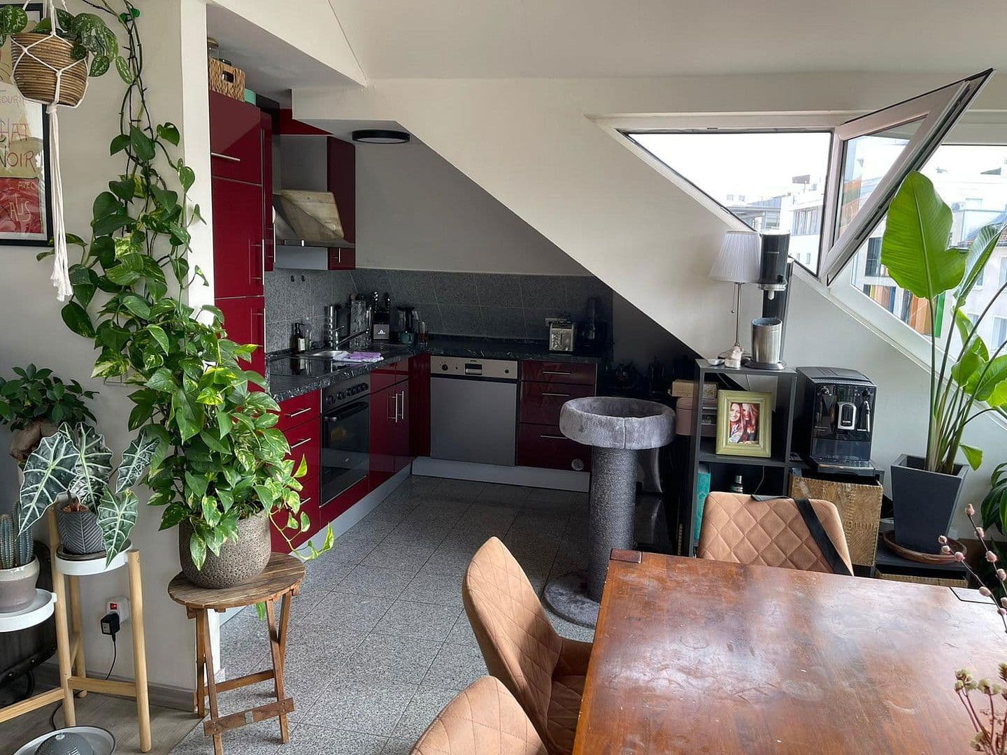 Prenájom bytu 3-izbový 69 m², Georgstr. 11, Osnabrück, Dolné Sasko Prenájom bytu 3-izbový 69 m², Georgstr. 11, Osnabrück, Dolné Sasko