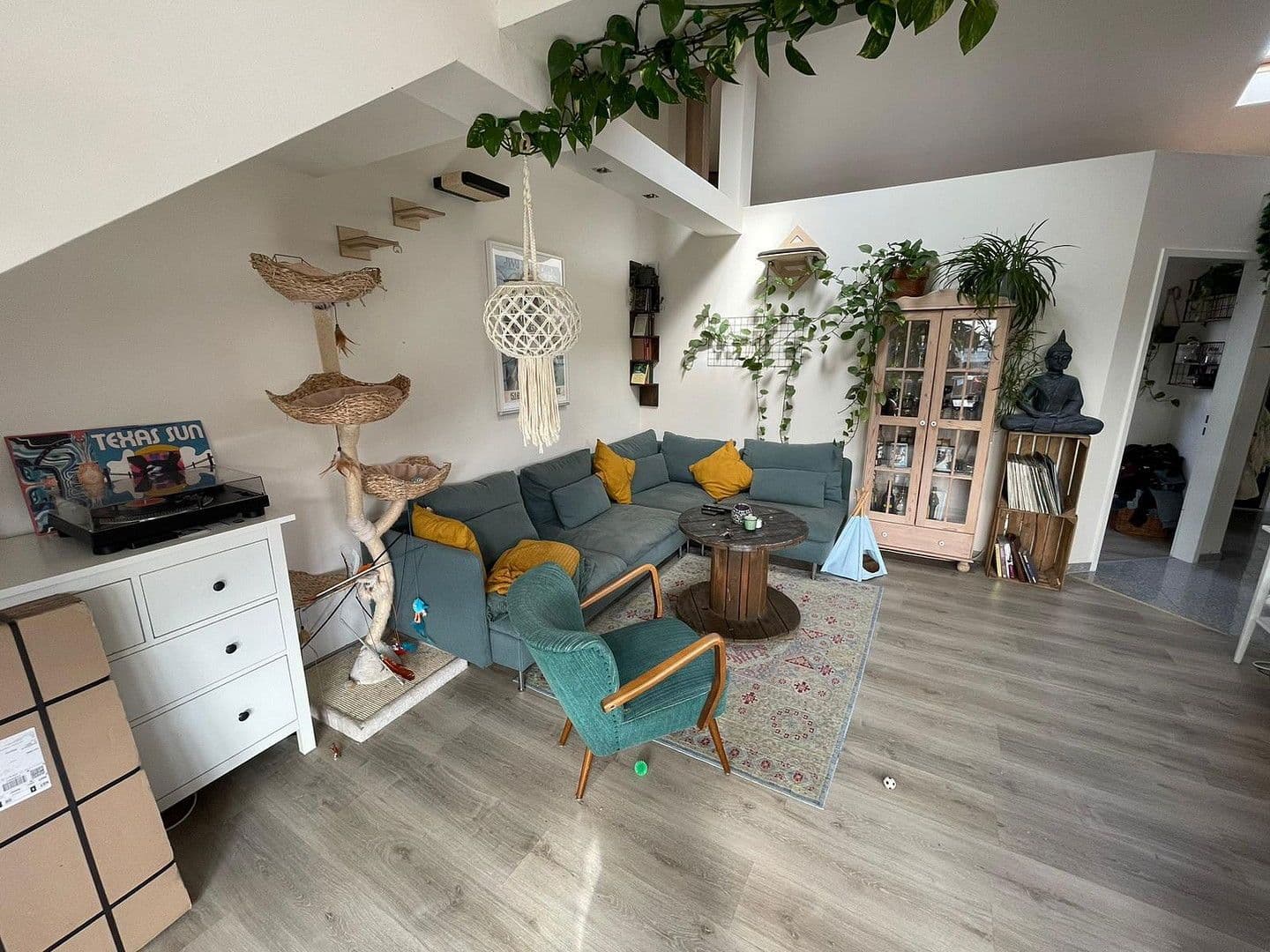 Prenájom bytu 3-izbový 69 m², Georgstr. 11, Osnabrück, Dolné Sasko Prenájom bytu 3-izbový 69 m², Georgstr. 11, Osnabrück, Dolné Sasko