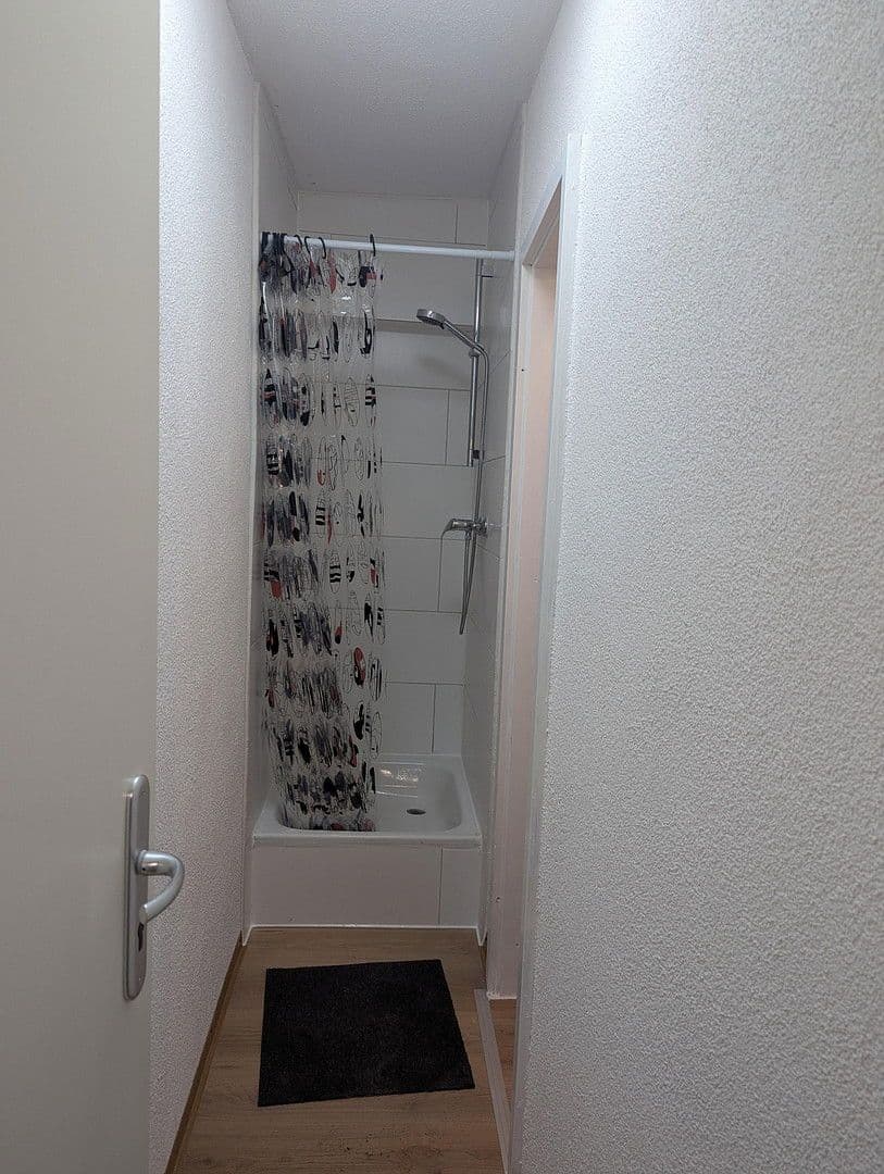 Prenájom bytu 3-izbový 90 m², Stetten, Bádensko-Wurttembersko Prenájom bytu 3-izbový 90 m², Stetten, Bádensko-Wurttembersko