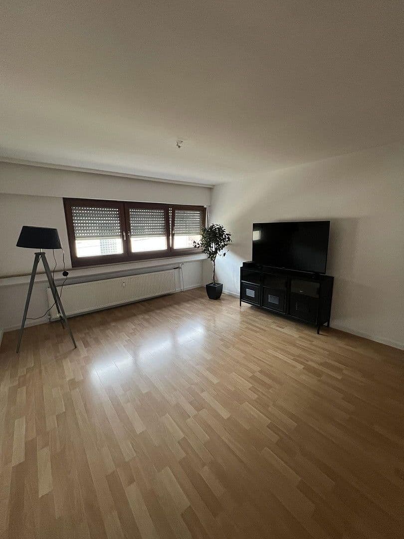 Prenájom bytu 2-izbový 45 m², Stuttgart, Bádensko-Wurttembersko Prenájom bytu 2-izbový 45 m², Stuttgart, Bádensko-Wurttembersko