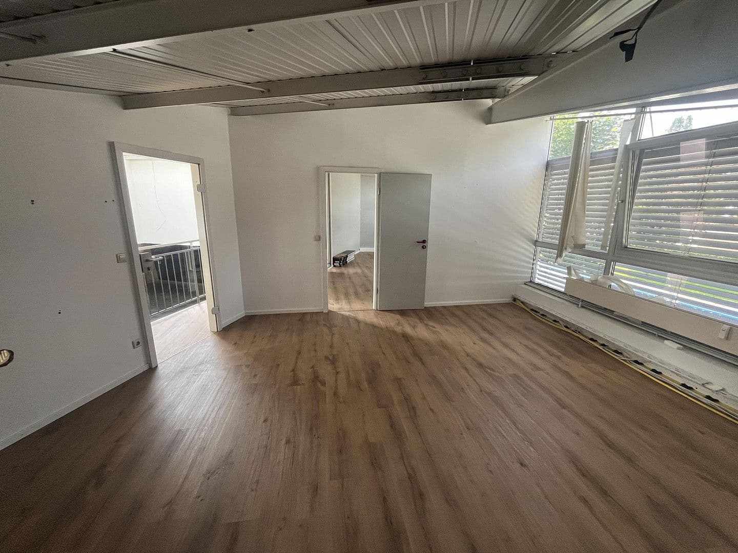 Prenájom kancelárie 380 m², Georg-Fischer-Straße 32, Singen (Hohentwiel), Bádensko-Wurttembersko Prenájom kancelárie 380 m², Georg-Fischer-Straße 32, Singen (Hohentwiel), Bádensko-Wurttembersko