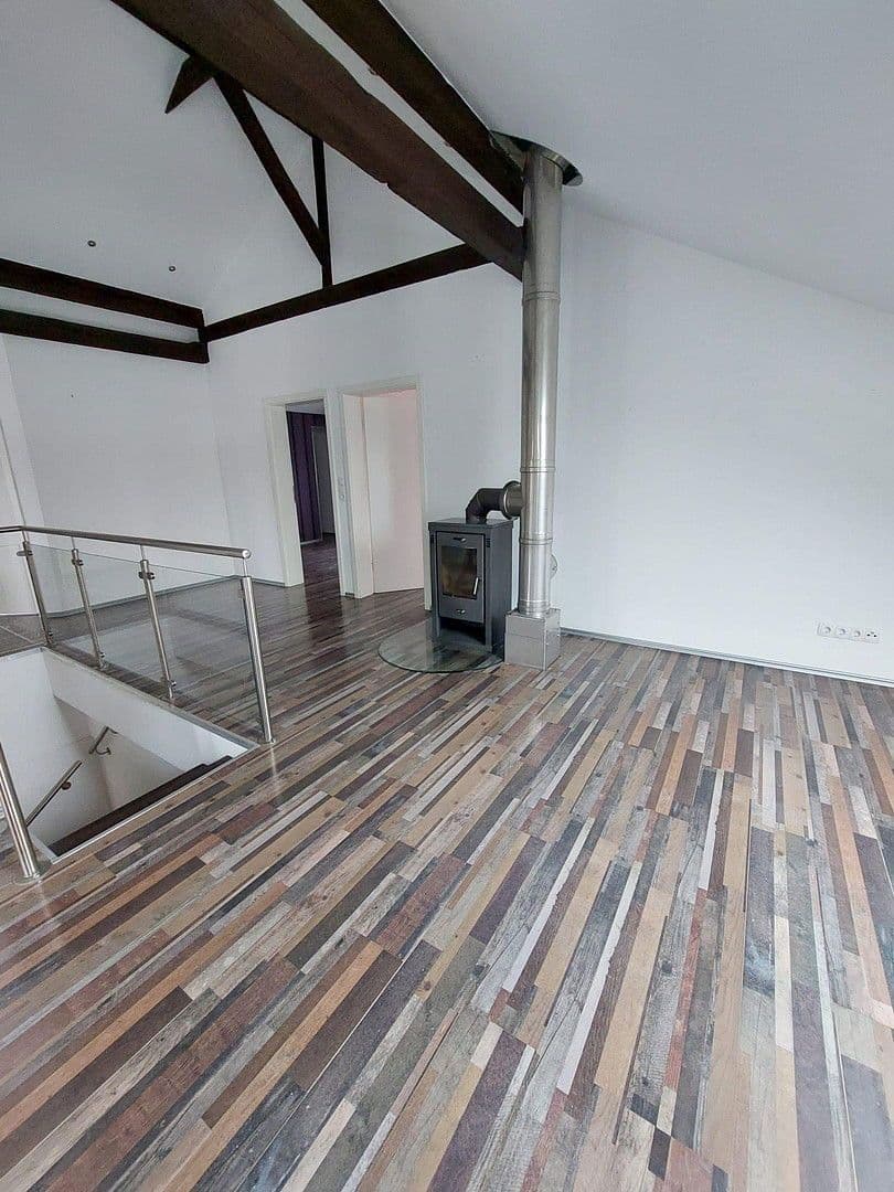 Prenájom bytu 3-izbový 110 m², Neckarbischofsheim, Bádensko-Wurttembersko Prenájom bytu 3-izbový 110 m², Neckarbischofsheim, Bádensko-Wurttembersko