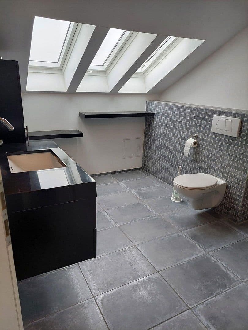 Prenájom bytu 3-izbový 110 m², Neckarbischofsheim, Bádensko-Wurttembersko Prenájom bytu 3-izbový 110 m², Neckarbischofsheim, Bádensko-Wurttembersko