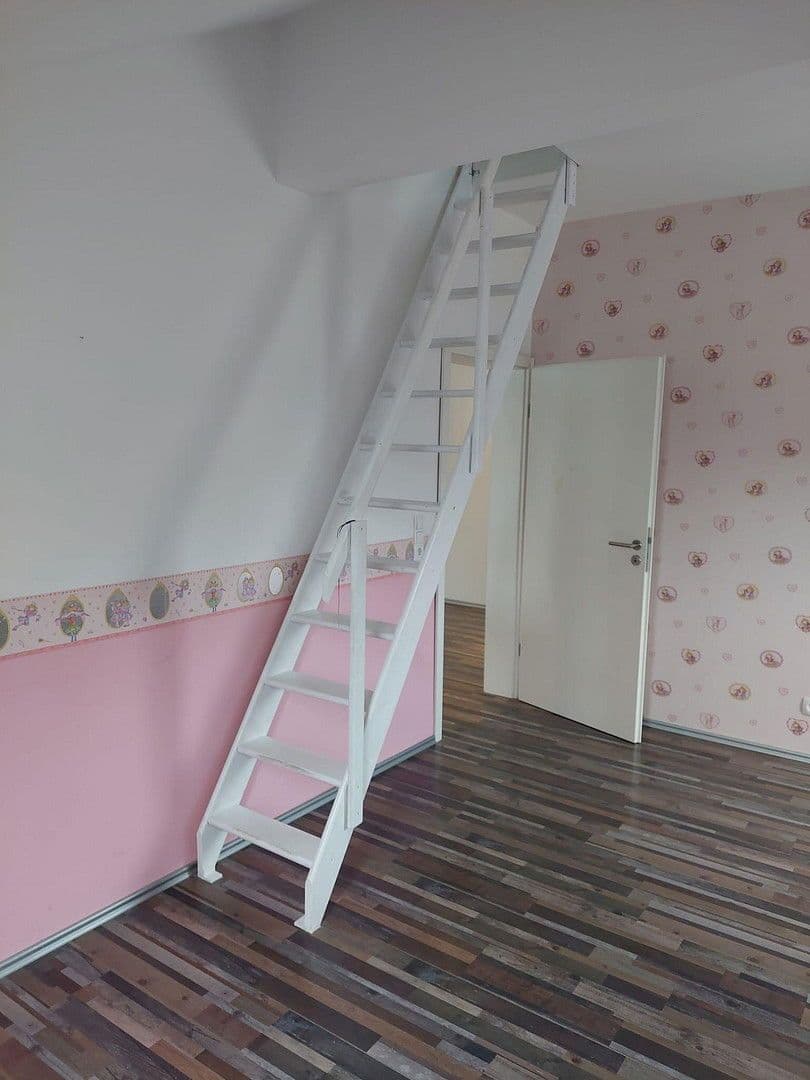 Prenájom bytu 3-izbový 110 m², Neckarbischofsheim, Bádensko-Wurttembersko Prenájom bytu 3-izbový 110 m², Neckarbischofsheim, Bádensko-Wurttembersko