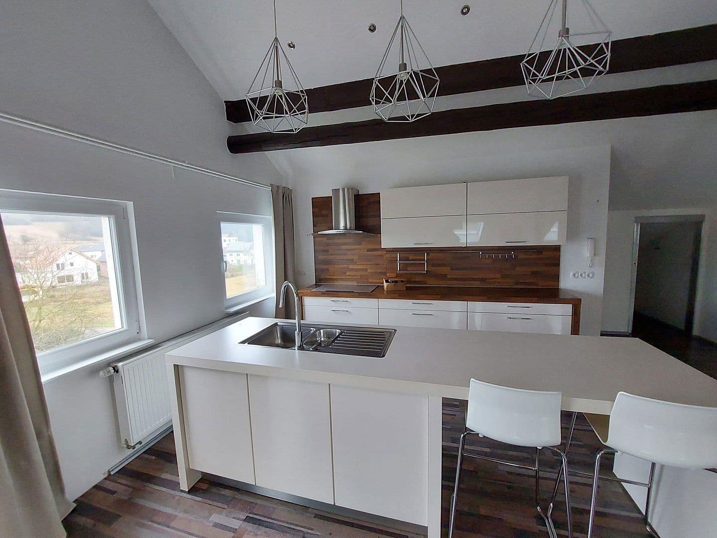 Prenájom bytu 3-izbový 110 m², Neckarbischofsheim, Bádensko-Wurttembersko Prenájom bytu 3-izbový 110 m², Neckarbischofsheim, Bádensko-Wurttembersko