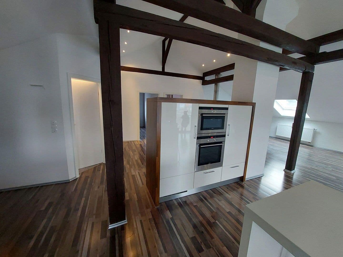 Prenájom bytu 3-izbový 110 m², Neckarbischofsheim, Bádensko-Wurttembersko Prenájom bytu 3-izbový 110 m², Neckarbischofsheim, Bádensko-Wurttembersko