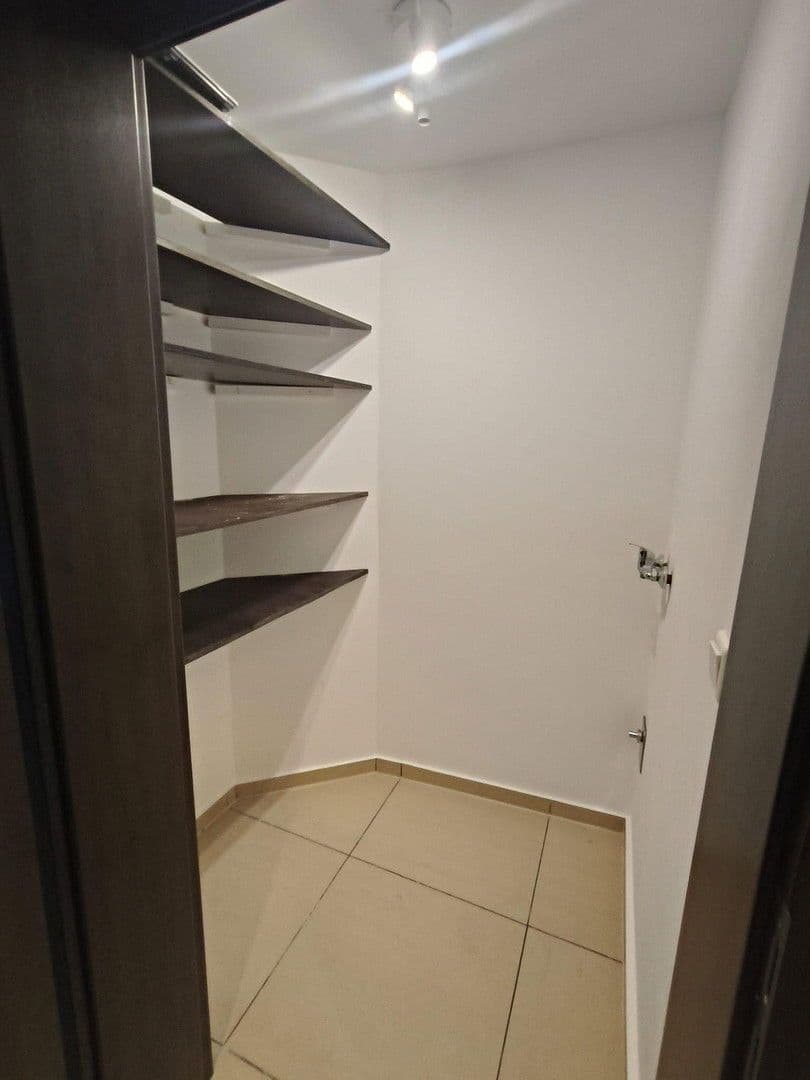 Predaj bytu 5-izbový 126 m², Zirndorf, Bavorsko Predaj bytu 5-izbový 126 m², Zirndorf, Bavorsko