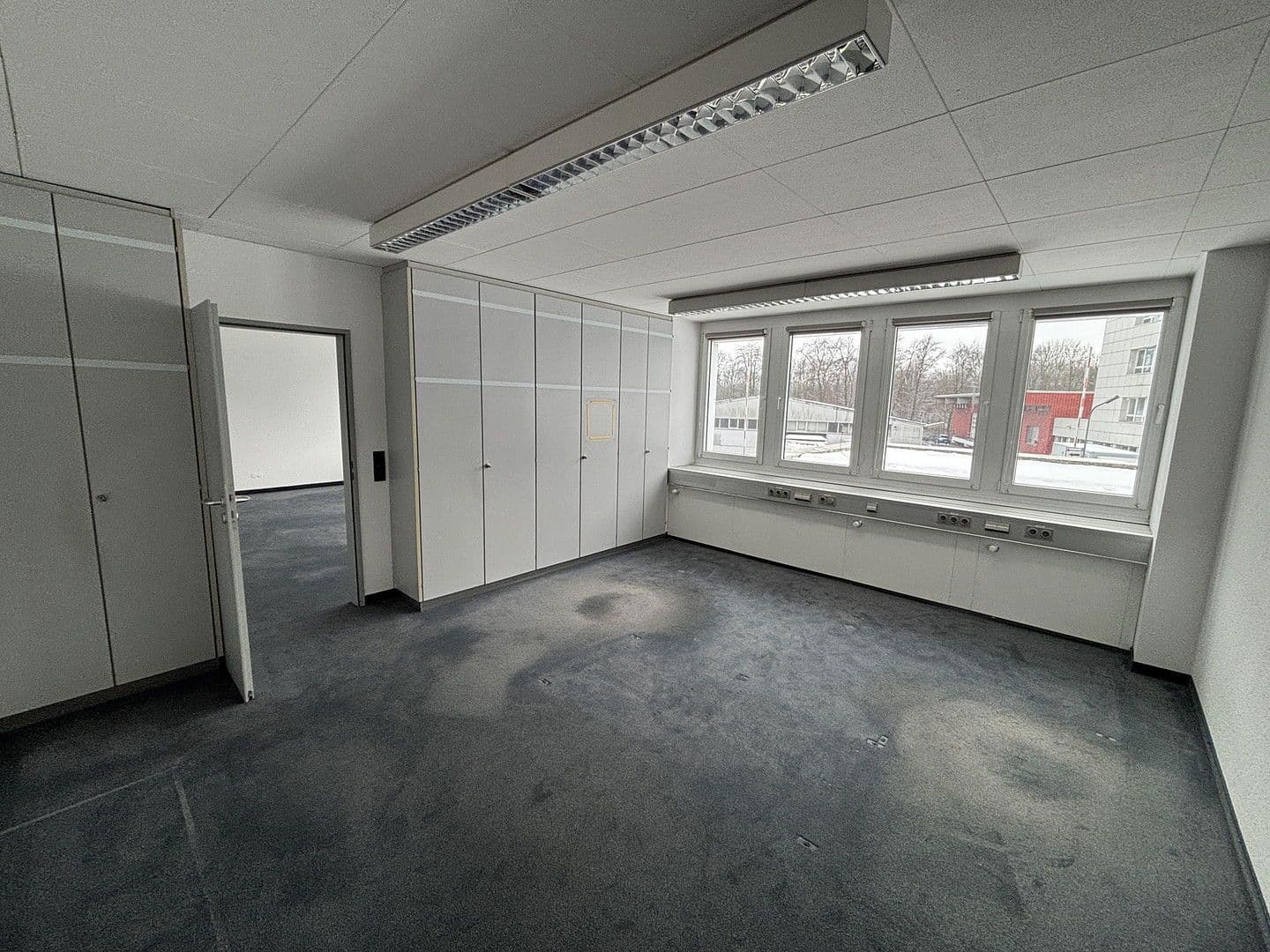 Prenájom kancelárie 646 m², Moselstr. 14, Neuss, Severné Porýnie - Westfálsko Prenájom kancelárie 646 m², Moselstr. 14, Neuss, Severné Porýnie - Westfálsko