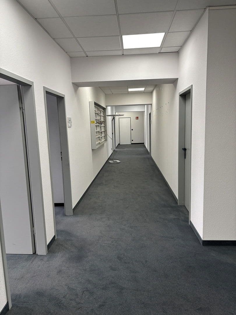 Prenájom kancelárie 646 m², Moselstr. 14, Neuss, Severné Porýnie - Westfálsko Prenájom kancelárie 646 m², Moselstr. 14, Neuss, Severné Porýnie - Westfálsko