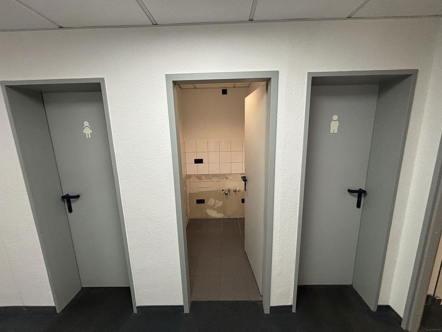 Prenájom kancelárie 646 m², Moselstr. 14, Neuss, Severné Porýnie - Westfálsko Prenájom kancelárie 646 m², Moselstr. 14, Neuss, Severné Porýnie - Westfálsko