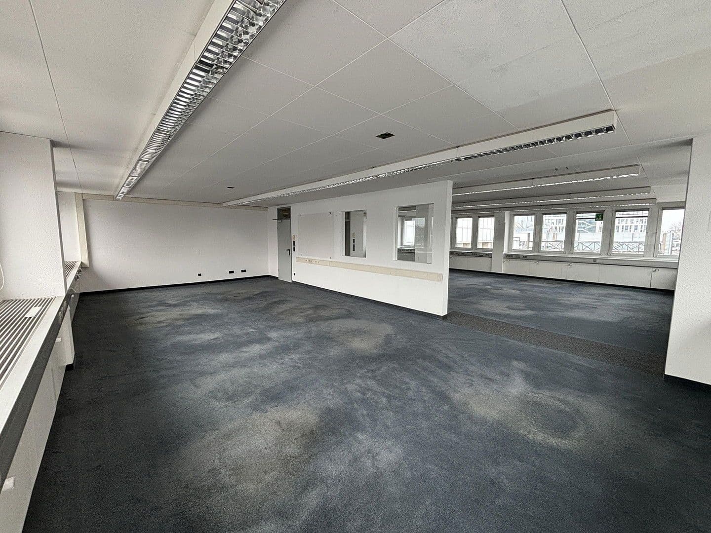 Prenájom kancelárie 646 m², Moselstr. 14, Neuss, Severné Porýnie - Westfálsko Prenájom kancelárie 646 m², Moselstr. 14, Neuss, Severné Porýnie - Westfálsko