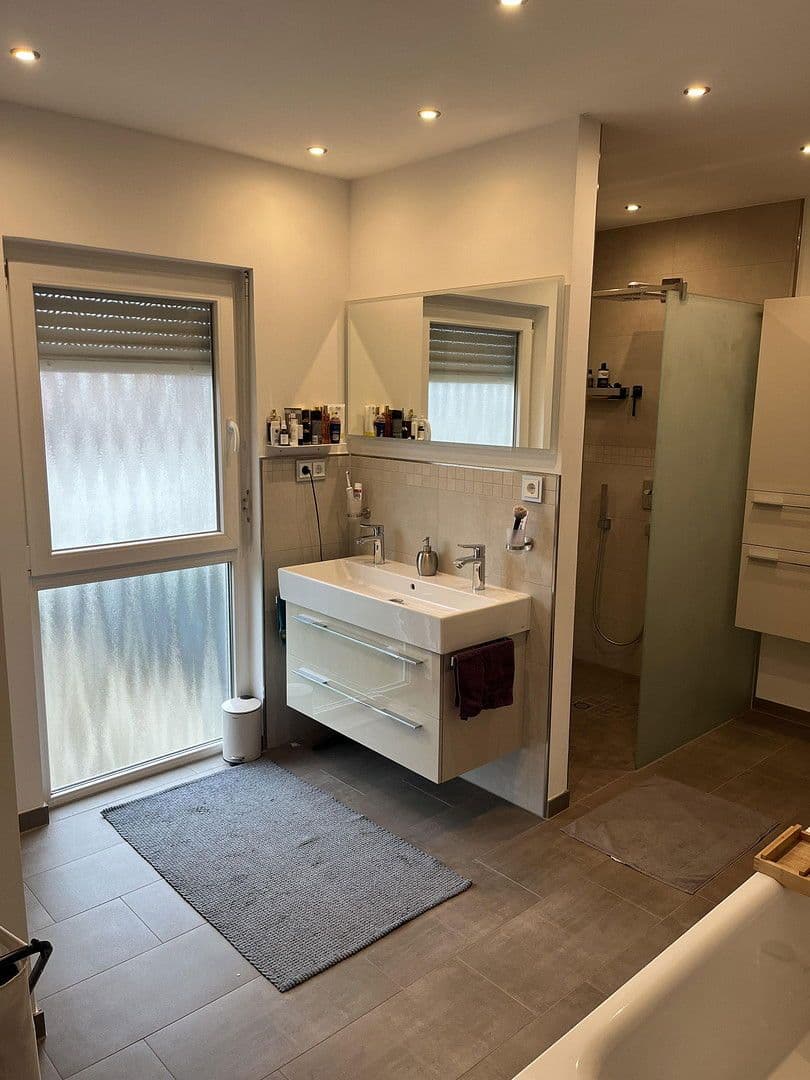 Predaj domu 142 m², pozemek 467 m², Naurath (Eifel), Porýnie-Falcko Predaj domu 142 m², pozemek 467 m², Naurath (Eifel), Porýnie-Falcko