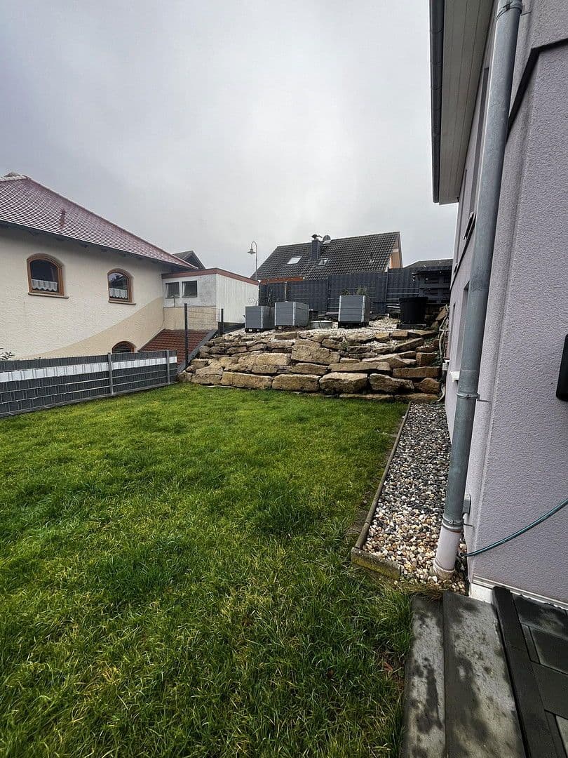 Predaj domu 142 m², pozemek 467 m², Naurath (Eifel), Porýnie-Falcko Predaj domu 142 m², pozemek 467 m², Naurath (Eifel), Porýnie-Falcko