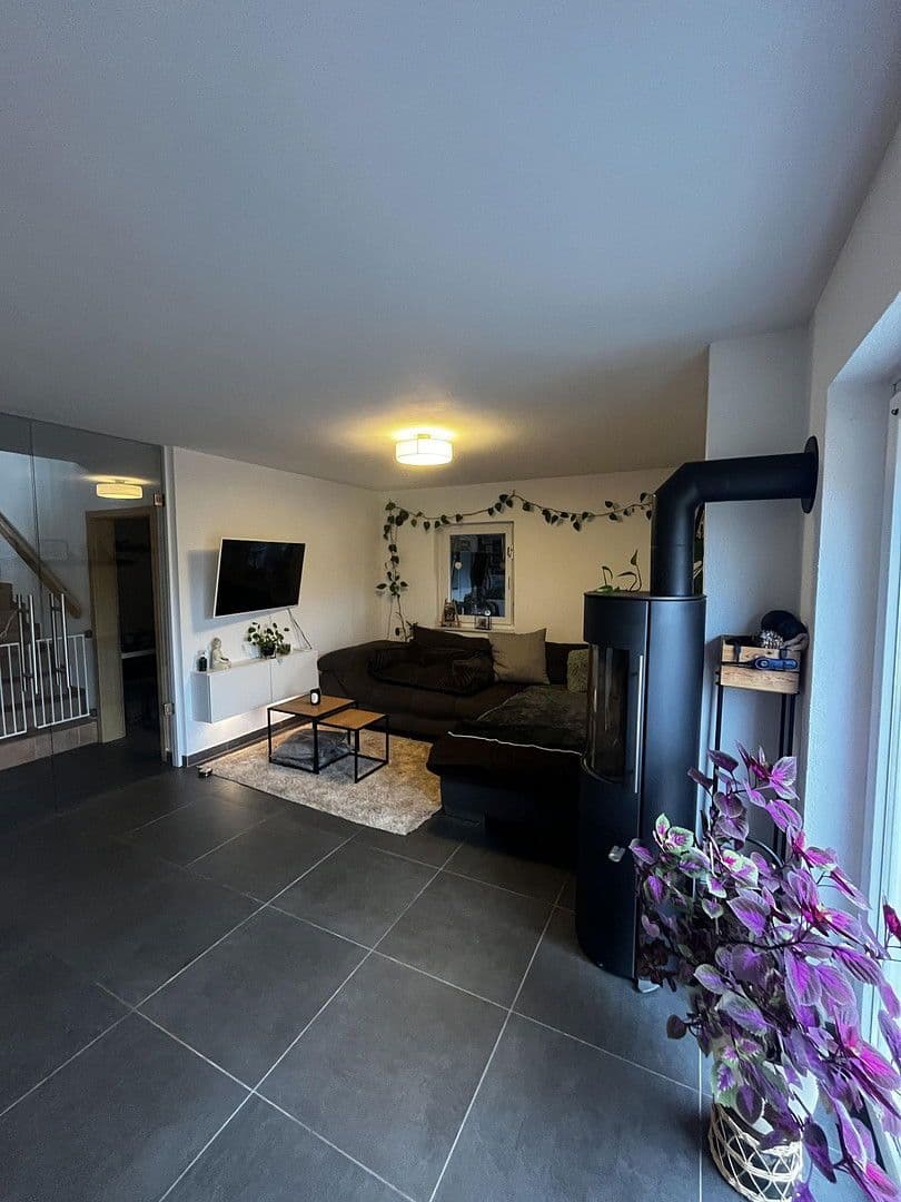 Predaj domu 142 m², pozemek 467 m², Naurath (Eifel), Porýnie-Falcko Predaj domu 142 m², pozemek 467 m², Naurath (Eifel), Porýnie-Falcko