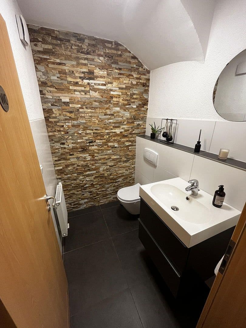 Predaj domu 142 m², pozemek 467 m², Naurath (Eifel), Porýnie-Falcko Predaj domu 142 m², pozemek 467 m², Naurath (Eifel), Porýnie-Falcko