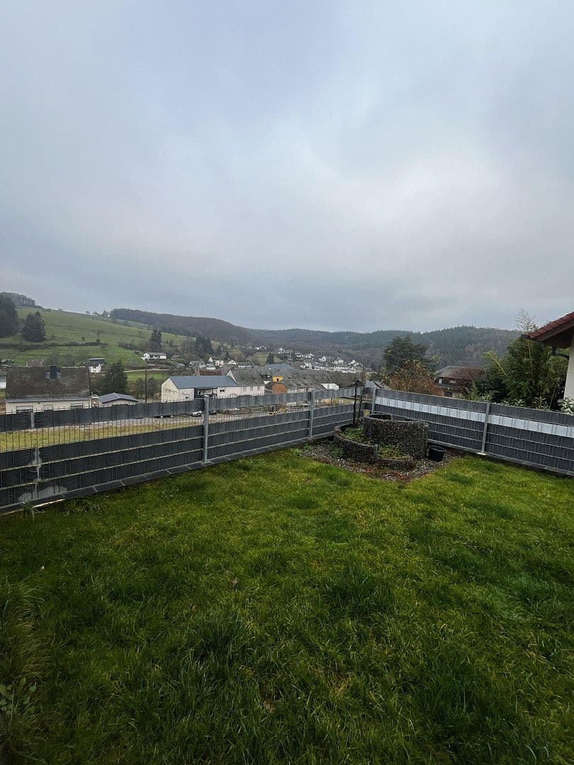 Predaj domu 142 m², pozemek 467 m², Naurath (Eifel), Porýnie-Falcko Predaj domu 142 m², pozemek 467 m², Naurath (Eifel), Porýnie-Falcko