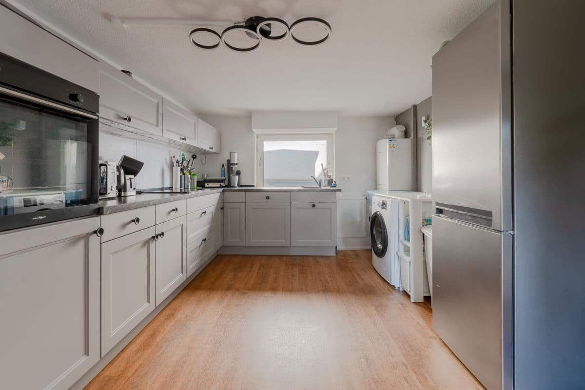 Prenájom bytu 4-izbový 116 m², Hindenburgerstr 96, Neustadt an der Weinstraße, Porýnie-Falcko Prenájom bytu 4-izbový 116 m², Hindenburgerstr 96, Neustadt an der Weinstraße, Porýnie-Falcko