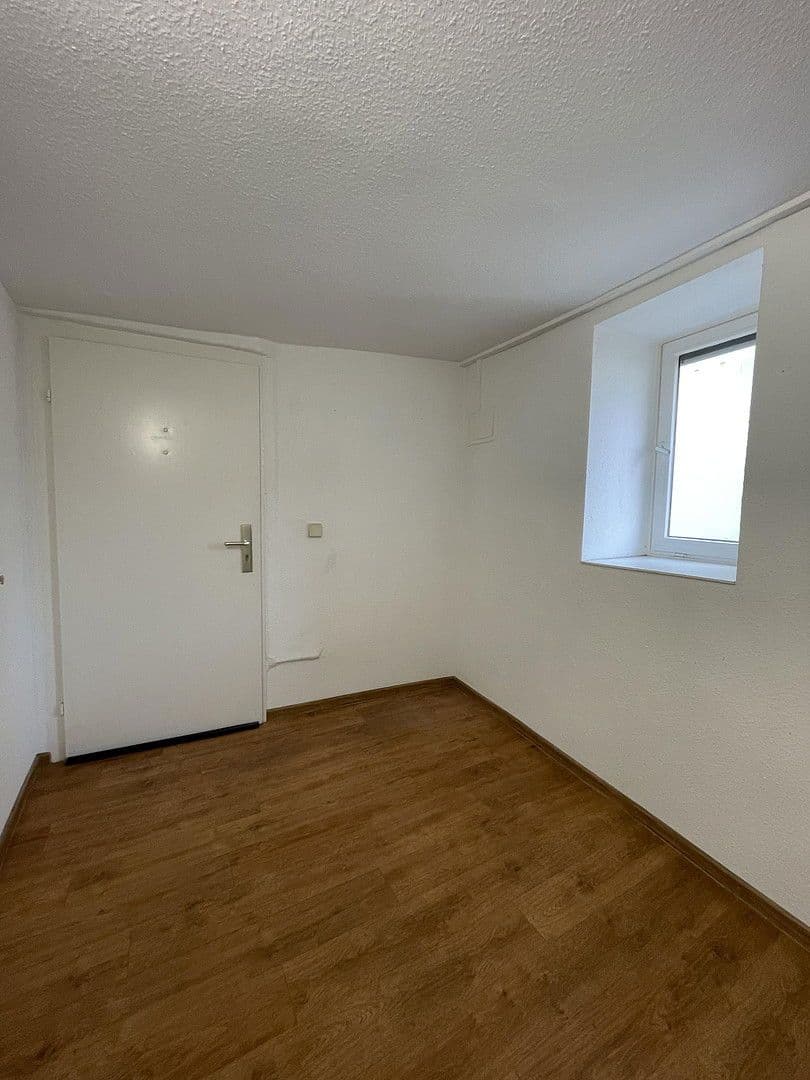 Prenájom bytu 4-izbový 116 m², Hindenburgerstr 96, Neustadt an der Weinstraße, Porýnie-Falcko Prenájom bytu 4-izbový 116 m², Hindenburgerstr 96, Neustadt an der Weinstraße, Porýnie-Falcko