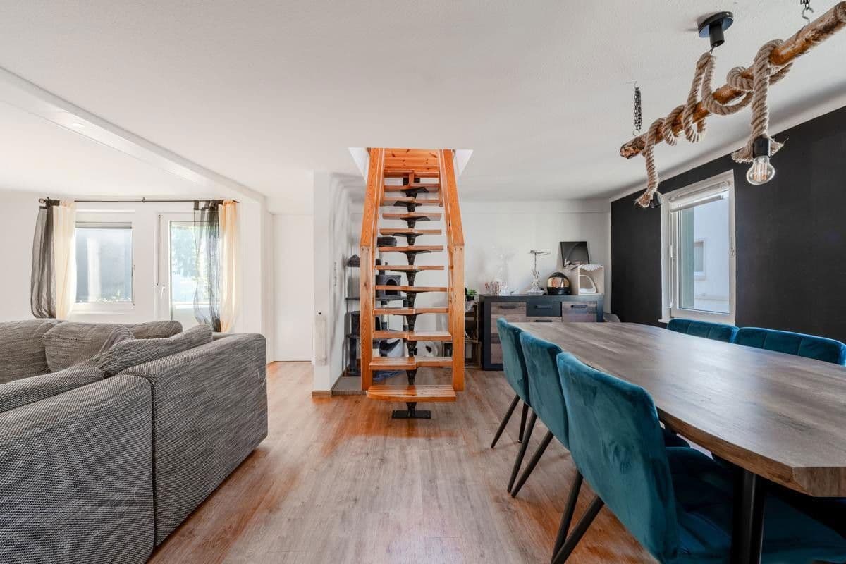 Prenájom bytu 4-izbový 116 m², Hindenburgerstr 96, Neustadt an der Weinstraße, Porýnie-Falcko Prenájom bytu 4-izbový 116 m², Hindenburgerstr 96, Neustadt an der Weinstraße, Porýnie-Falcko