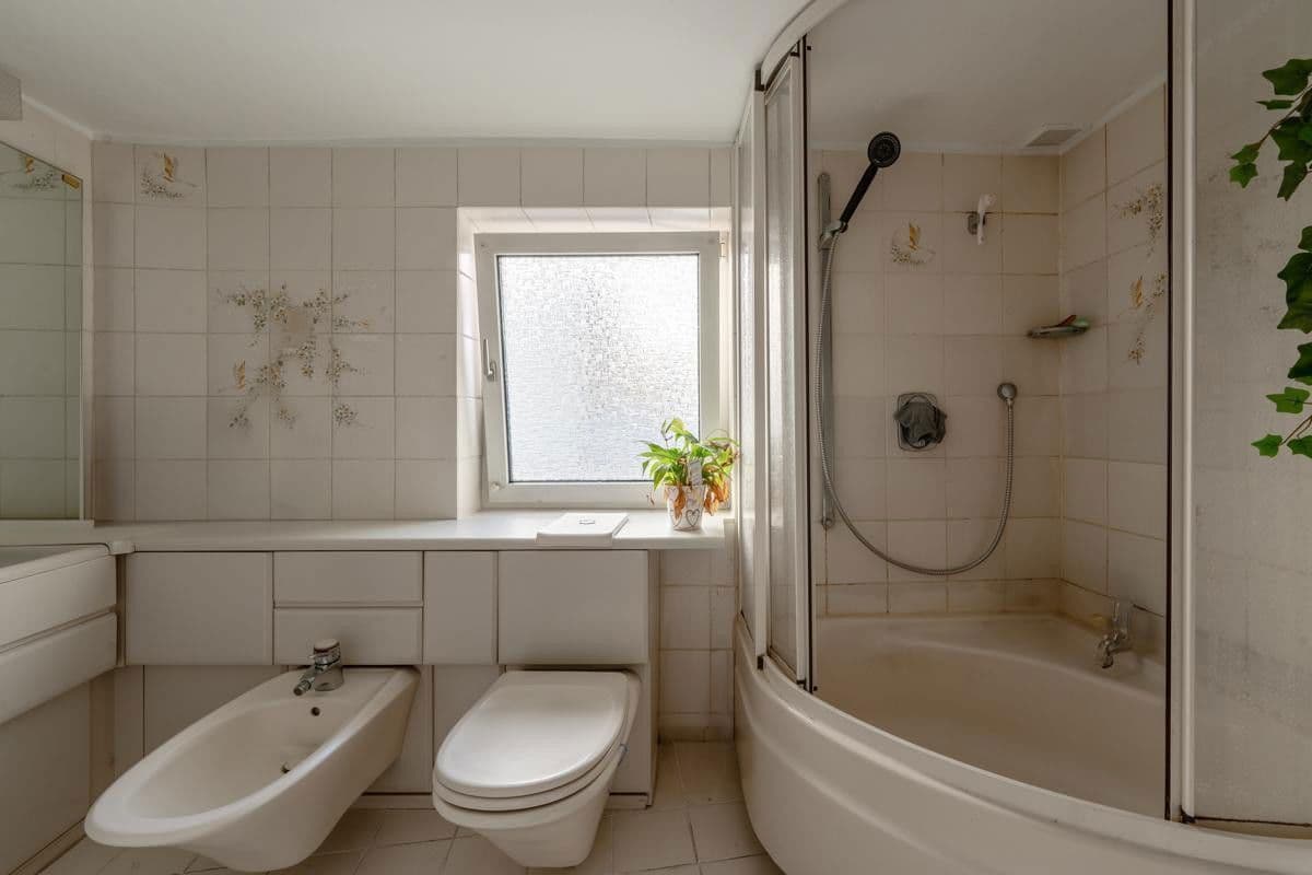 Prenájom bytu 4-izbový 116 m², Hindenburgerstr 96, Neustadt an der Weinstraße, Porýnie-Falcko Prenájom bytu 4-izbový 116 m², Hindenburgerstr 96, Neustadt an der Weinstraße, Porýnie-Falcko