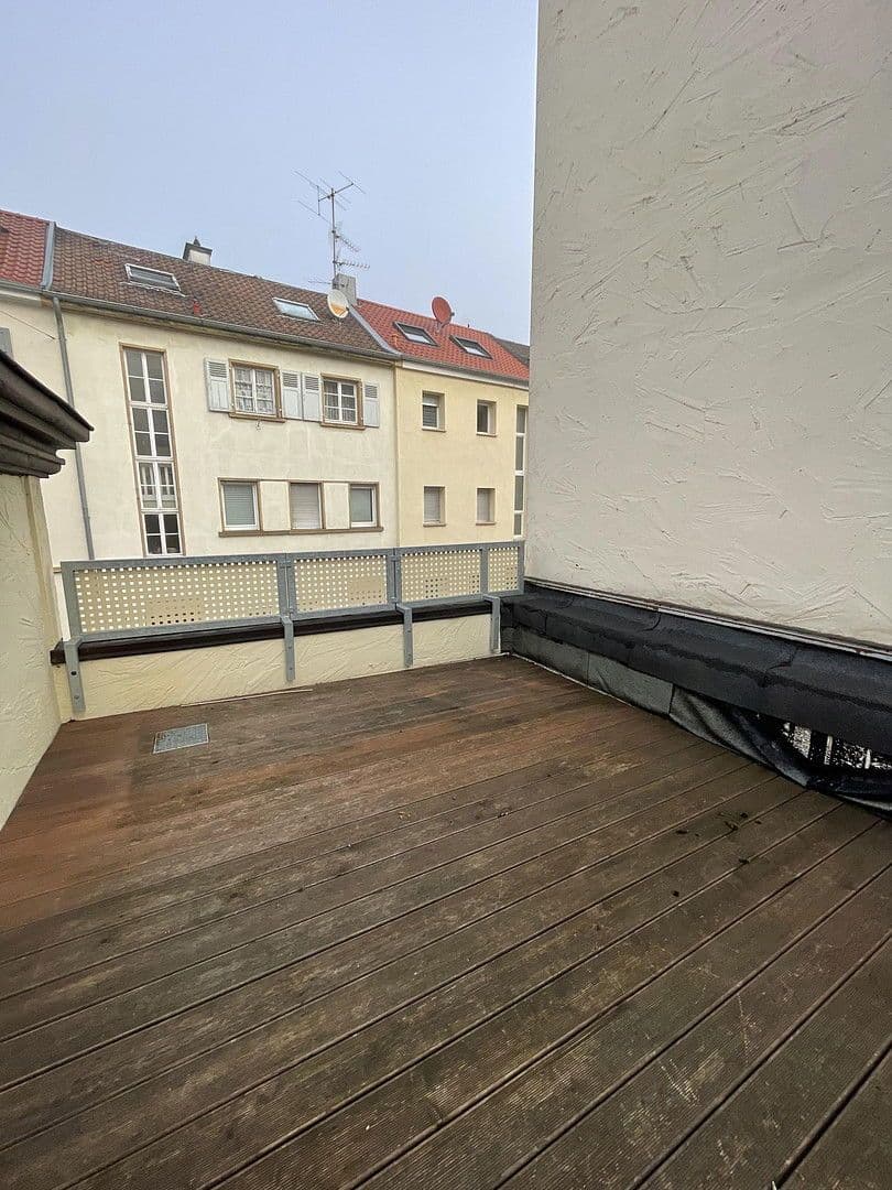 Prenájom bytu 4-izbový 116 m², Hindenburgerstr 96, Neustadt an der Weinstraße, Porýnie-Falcko Prenájom bytu 4-izbový 116 m², Hindenburgerstr 96, Neustadt an der Weinstraße, Porýnie-Falcko