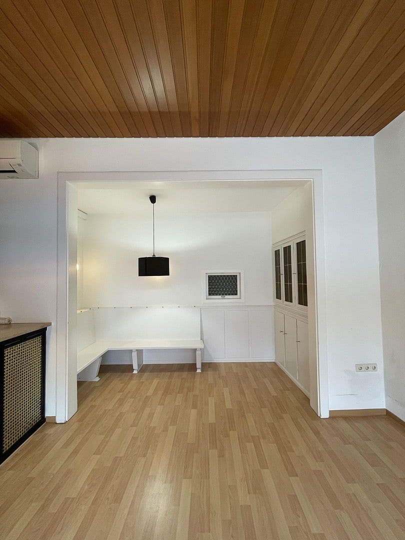 Prenájom bytu 2-izbový 99 m², Hindenburgerstr 96, Neustadt an der Weinstraße, Porýnie-Falcko Prenájom bytu 2-izbový 99 m², Hindenburgerstr 96, Neustadt an der Weinstraße, Porýnie-Falcko