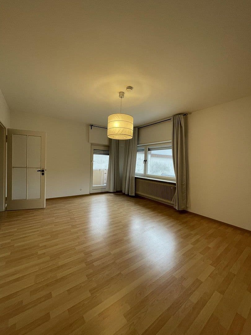 Prenájom bytu 2-izbový 99 m², Hindenburgerstr 96, Neustadt an der Weinstraße, Porýnie-Falcko Prenájom bytu 2-izbový 99 m², Hindenburgerstr 96, Neustadt an der Weinstraße, Porýnie-Falcko