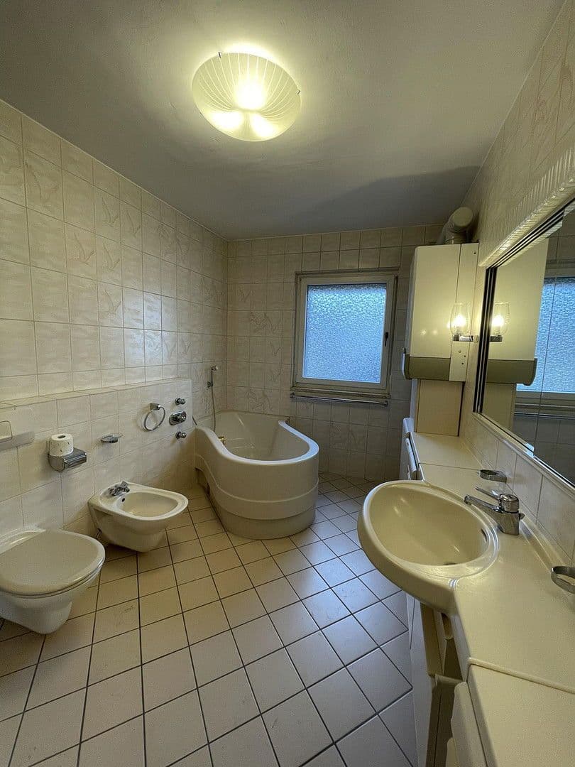 Prenájom bytu 2-izbový 99 m², Hindenburgerstr 96, Neustadt an der Weinstraße, Porýnie-Falcko Prenájom bytu 2-izbový 99 m², Hindenburgerstr 96, Neustadt an der Weinstraße, Porýnie-Falcko