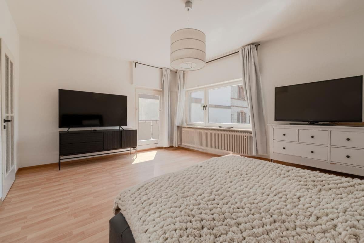 Prenájom bytu 2-izbový 99 m², Hindenburgerstr 96, Neustadt an der Weinstraße, Porýnie-Falcko Prenájom bytu 2-izbový 99 m², Hindenburgerstr 96, Neustadt an der Weinstraße, Porýnie-Falcko