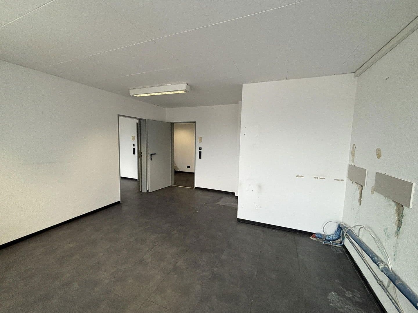 Prenájom kancelárie 200 m², Moselstr. 14, Neuss, Severné Porýnie - Westfálsko Prenájom kancelárie 200 m², Moselstr. 14, Neuss, Severné Porýnie - Westfálsko