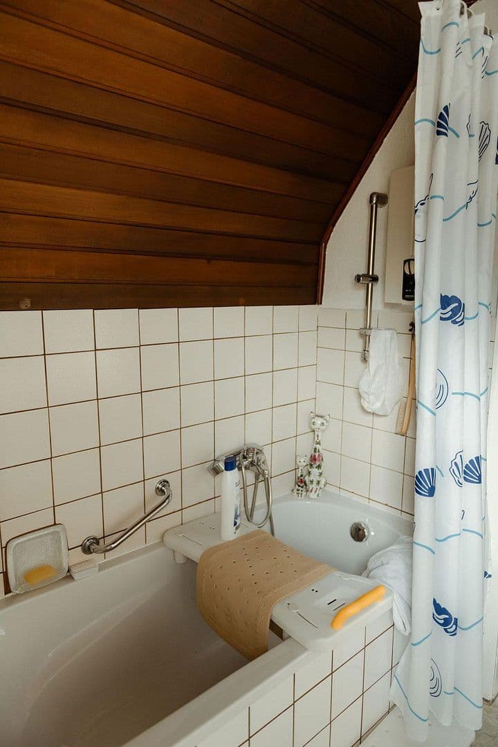 Predaj domu 102 m², pozemek 718 m², Oberstr. 35 / Hessenweg, Niederkassel, Severné Porýnie - Westfálsko Predaj domu 102 m², pozemek 718 m², Oberstr. 35 / Hessenweg, Niederkassel, Severné Porýnie - Westfálsko