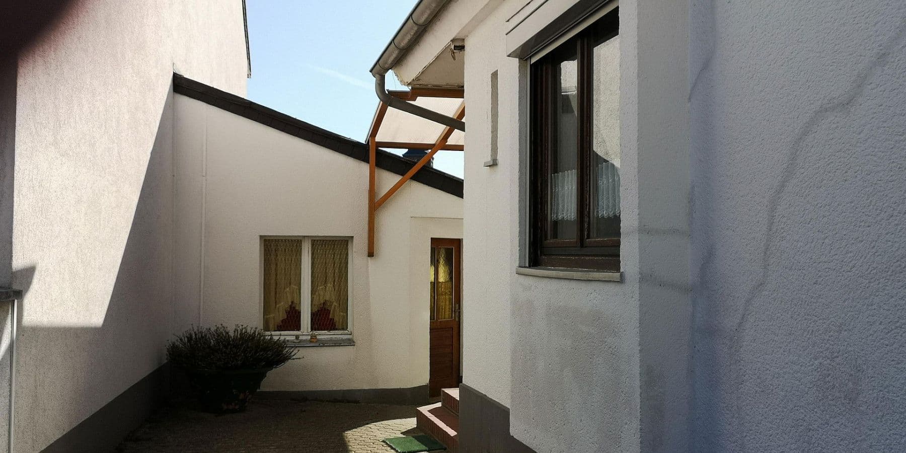 Predaj domu 102 m², pozemek 718 m², Oberstr. 35 / Hessenweg, Niederkassel, Severné Porýnie - Westfálsko Predaj domu 102 m², pozemek 718 m², Oberstr. 35 / Hessenweg, Niederkassel, Severné Porýnie - Westfálsko