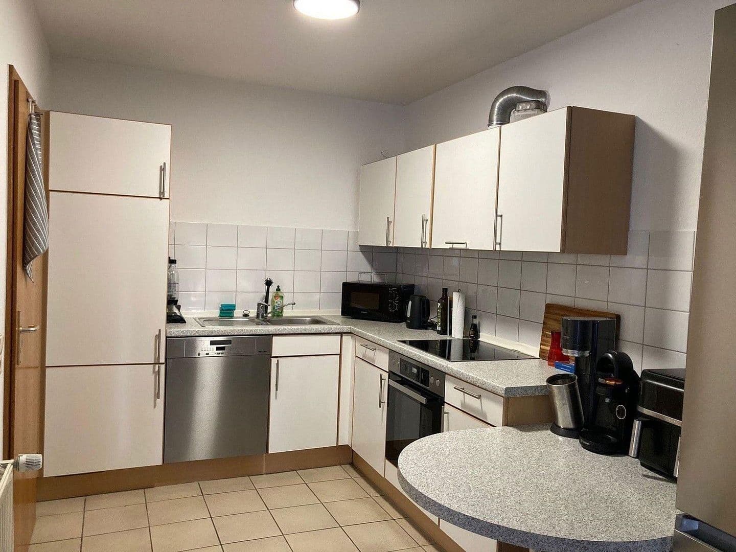 Prenájom bytu 2-izbový 83 m², Hannover, Dolné Sasko Prenájom bytu 2-izbový 83 m², Hannover, Dolné Sasko