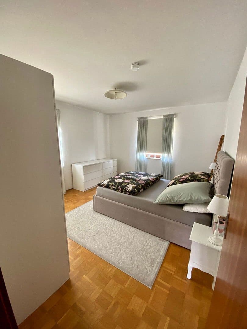 Prenájom bytu 2-izbový 55 m², Salierstrasse 4, München, Bavorsko Prenájom bytu 2-izbový 55 m², Salierstrasse 4, München, Bavorsko