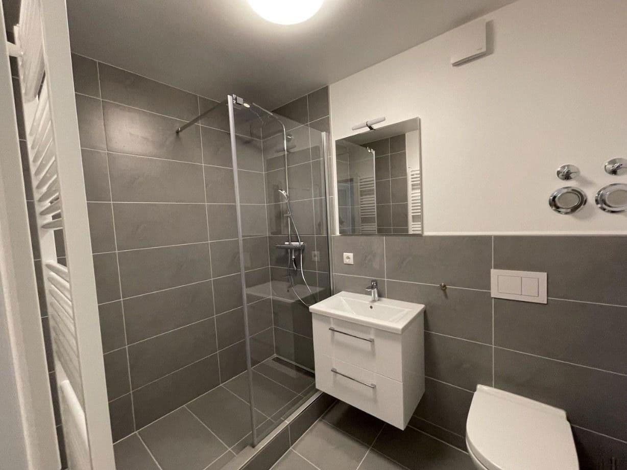 Prenájom bytu 3-izbový 82 m², Koblenz, Porýnie-Falcko Prenájom bytu 3-izbový 82 m², Koblenz, Porýnie-Falcko