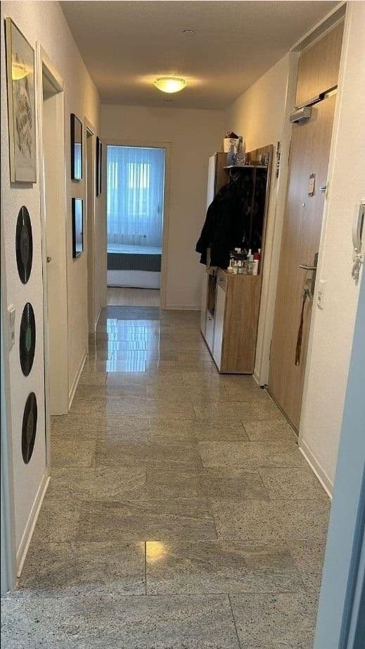 Prenájom bytu 3-izbový 87 m², Stuttgart, Bádensko-Wurttembersko Prenájom bytu 3-izbový 87 m², Stuttgart, Bádensko-Wurttembersko