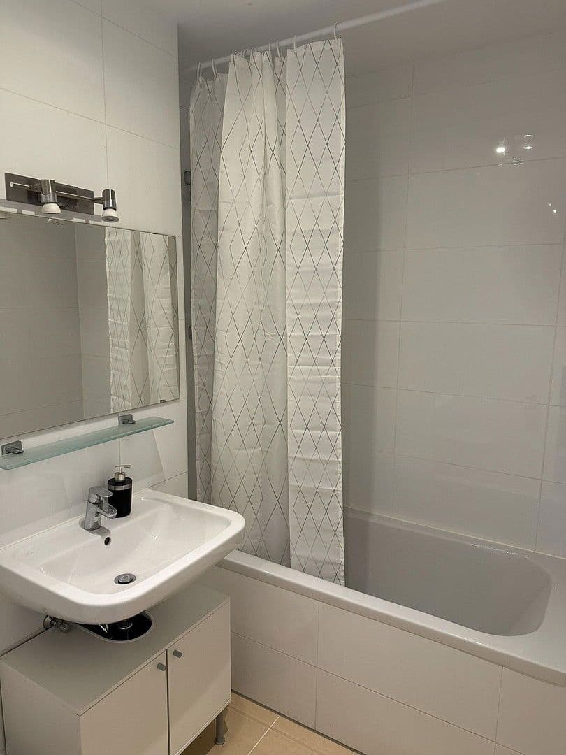 Prenájom bytu 2-izbový 71 m², Muenchen, Bavorsko Prenájom bytu 2-izbový 71 m², Muenchen, Bavorsko